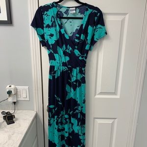 Meri Skye 2X maxi dress in light/dark blue pattern